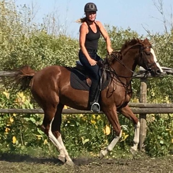 Meet your Posher, Stefanie - Picture 1 of 1